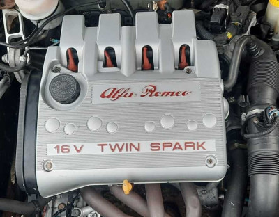 Двигатель катушка,форсунка,ГБЦ генератор  Alfa Romeo 147 Бензин 1,6