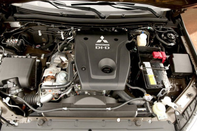 Мотор двигатель ГБЦ Mitsubishi 4N15 2.4 L200 Pajero Sport 3 2015 ->